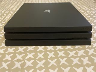 Play Station 4 Pro 1 tb
