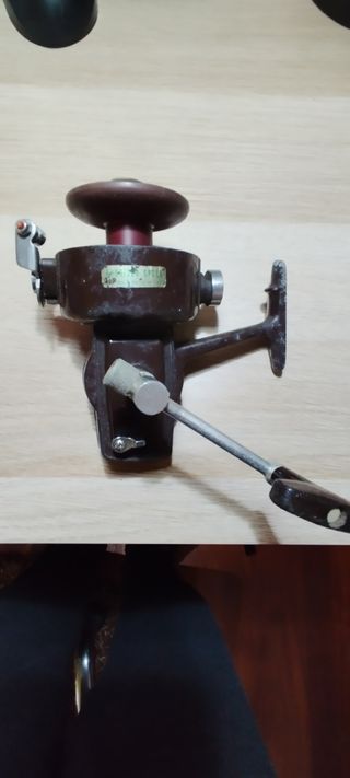 Carrete Daiwa 7700A