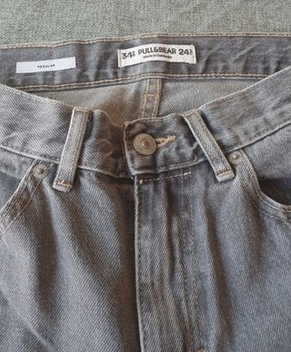 Pantalón vaquero gris. 