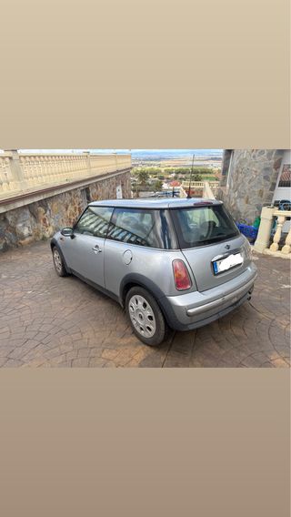 MINI one 2005