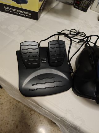 Volante e pedali PS2
