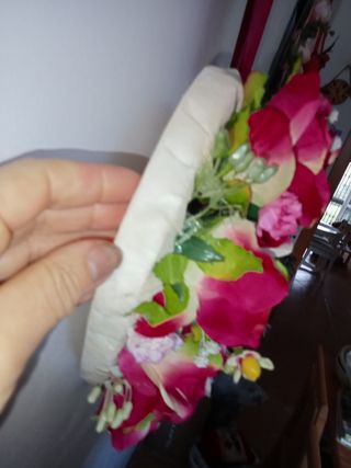 Ghirlanda floreale a forma di cuore con rose