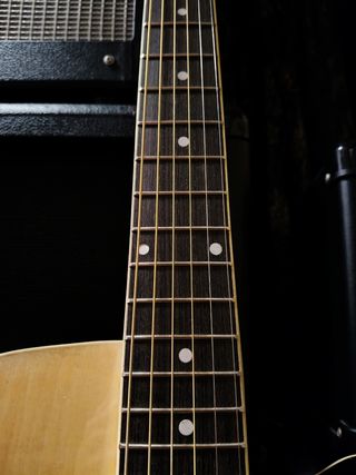 Guitarra electroacústica