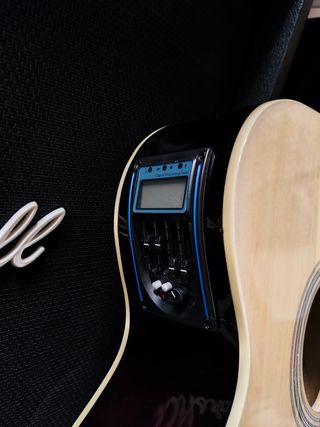 Guitarra electroacústica