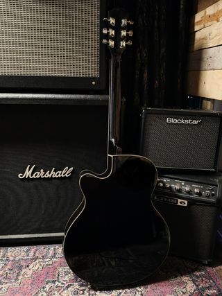 Guitarra electroacústica