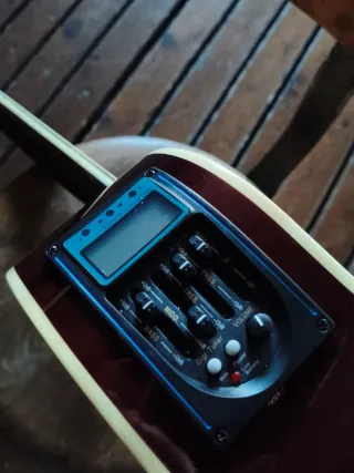 Guitarra electroacústica Max para principiantes