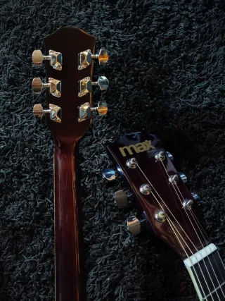 Guitarra electroacústica Max para principiantes