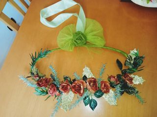 Ghirlanda ovale con roselline e glitter