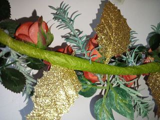 Ghirlanda ovale con roselline e glitter