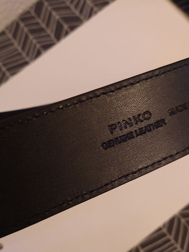Pinko Cinturón Negro "Love Berry" de piel. Talla M