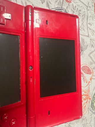 Nintendo 2DS rosso