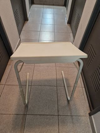 Mesa auxiliar plegable