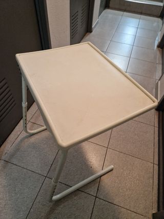 Mesa auxiliar plegable
