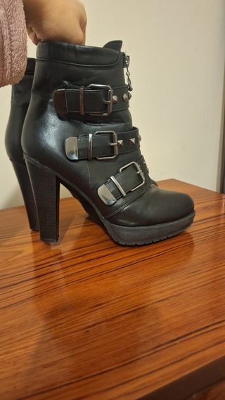Botines tacón