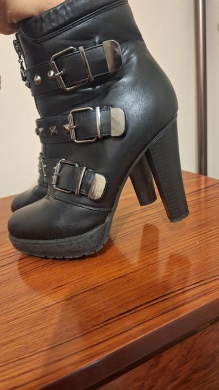 Botines tacón