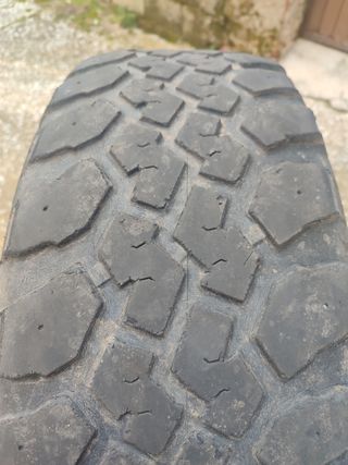 Maxxis Mudder 265 70 R17