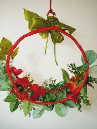 Ghirlanda floreale sui cm