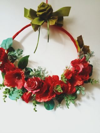 Ghirlanda floreale sui cm