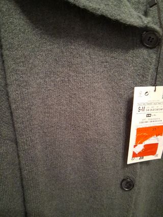 Chaqueta de lana con capucha