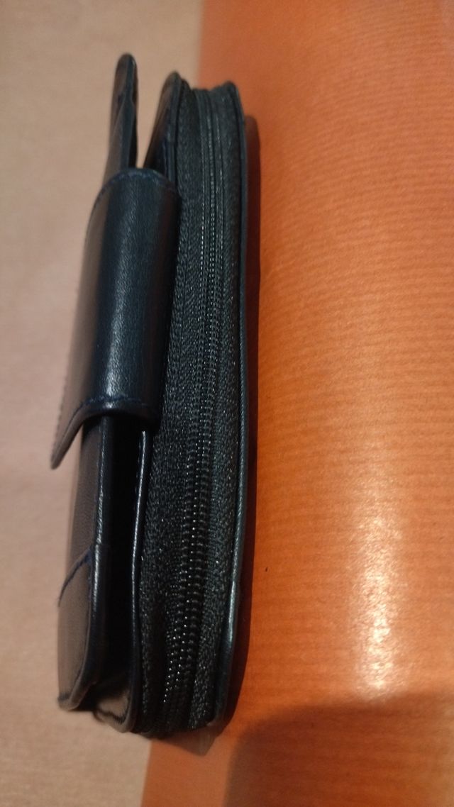 Billetera de piel nueva, color negro