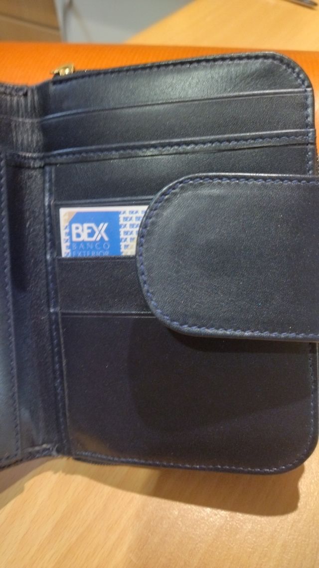 Billetera de piel nueva, color negro