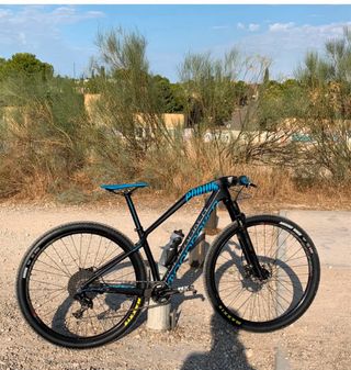 bicicleta de carbono  cambiaria por Ebike