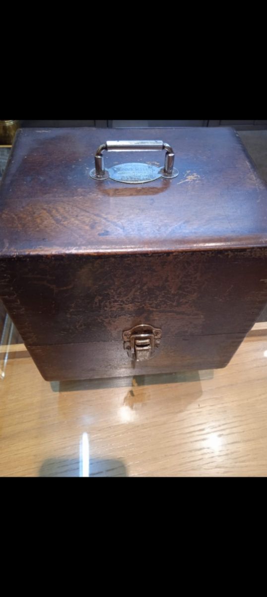 Punzonadora de relojero "INVERTO"