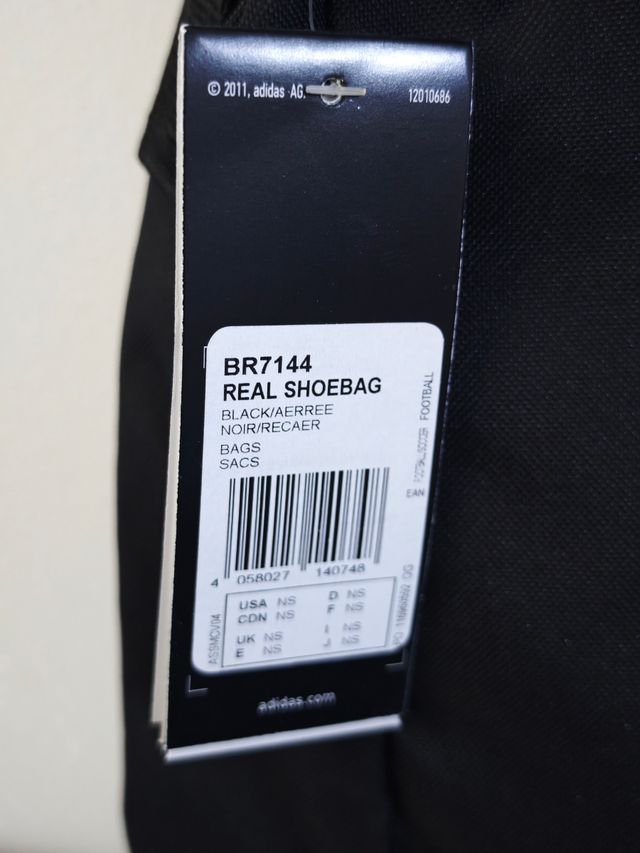 ADIDAS REAL MADRID PORTABOTAS NUEVO