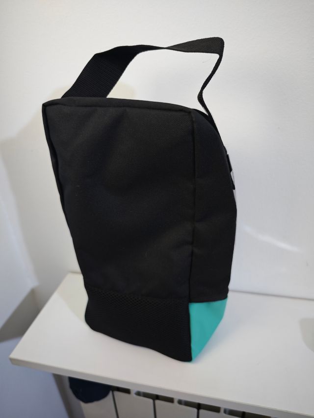 ADIDAS REAL MADRID PORTABOTAS NUEVO