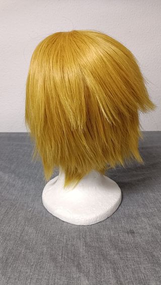 Peluca rubia de DokiDoki