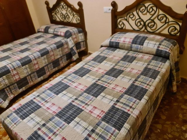 Camas completas 2 el precio es por las 2