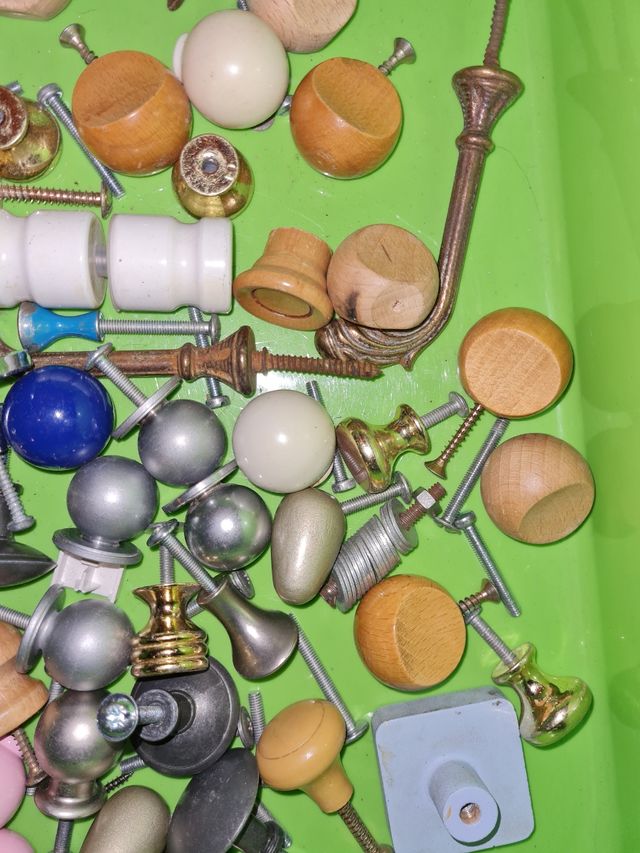 Manopole O maniglie per cassetti e ante