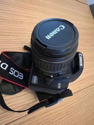 Cámara EOS1000D Canon +  objetivo (75-300)