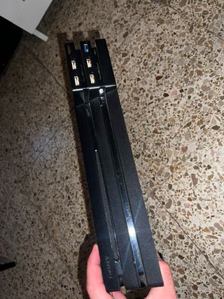 Play station 4 pro 1tb