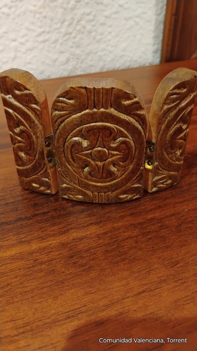 Capilla madera tallada