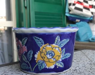 Vaso in ceramica decorato a mano 