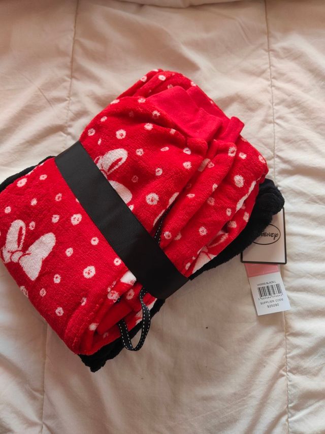 Pijama de invierno Minnie Mouse NUEVO
