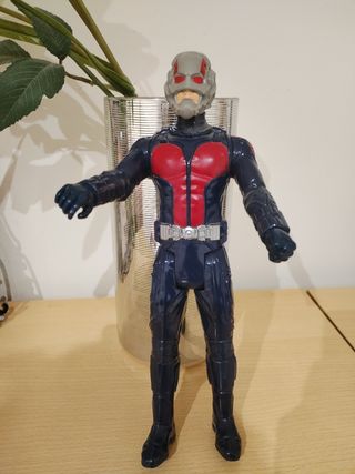 Figura Marvel Titan Hero