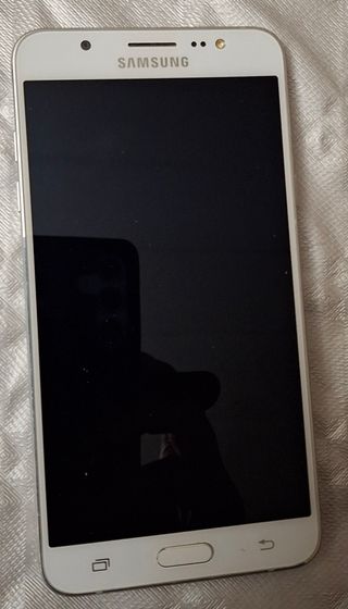 Samsung J7