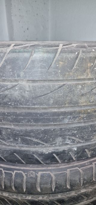 Llantas Momo 17 pulgadas y cubiertas