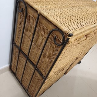 Mueble cajonera trenzado y forja