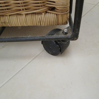 Mueble cajonera trenzado y forja