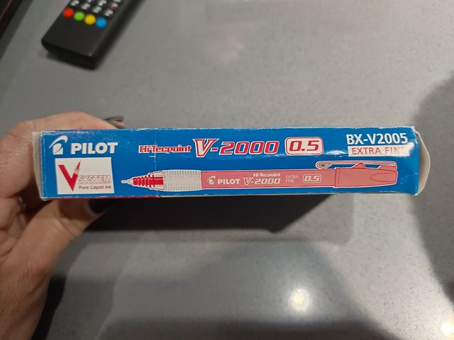 Caja de bolígrafos Pilot rojo