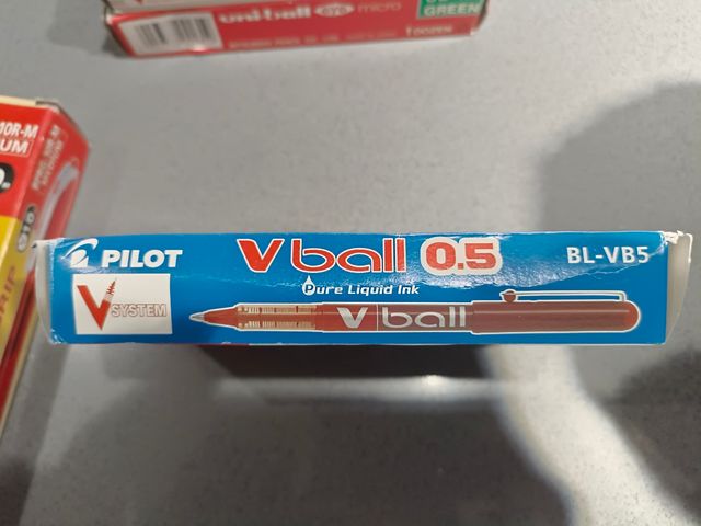 Caja de bolígrafos Pilot rojo