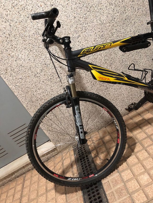 Bicicleta mountain bike