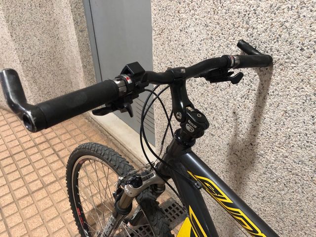 Bicicleta mountain bike