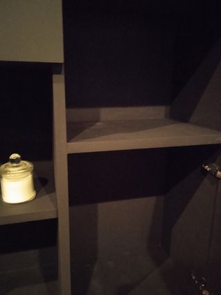 Mueble salón negro mate.