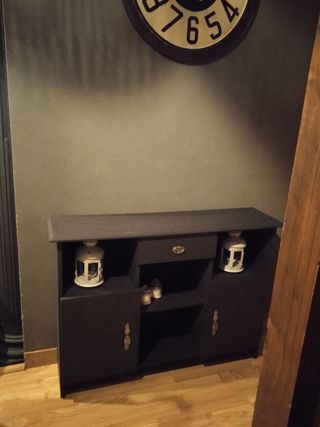 Mueble salón negro mate.