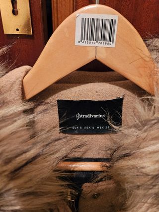 Parka, trenka Stradivarius Talla S. Muy buen estad