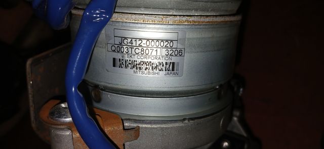 Columna dirección toyota auris